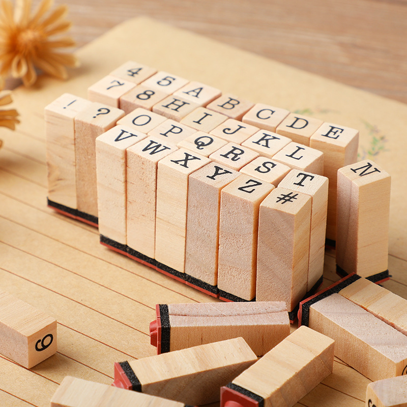 Basic Diary Set Typewriter Num - Wooden Letter Sign recension och pris