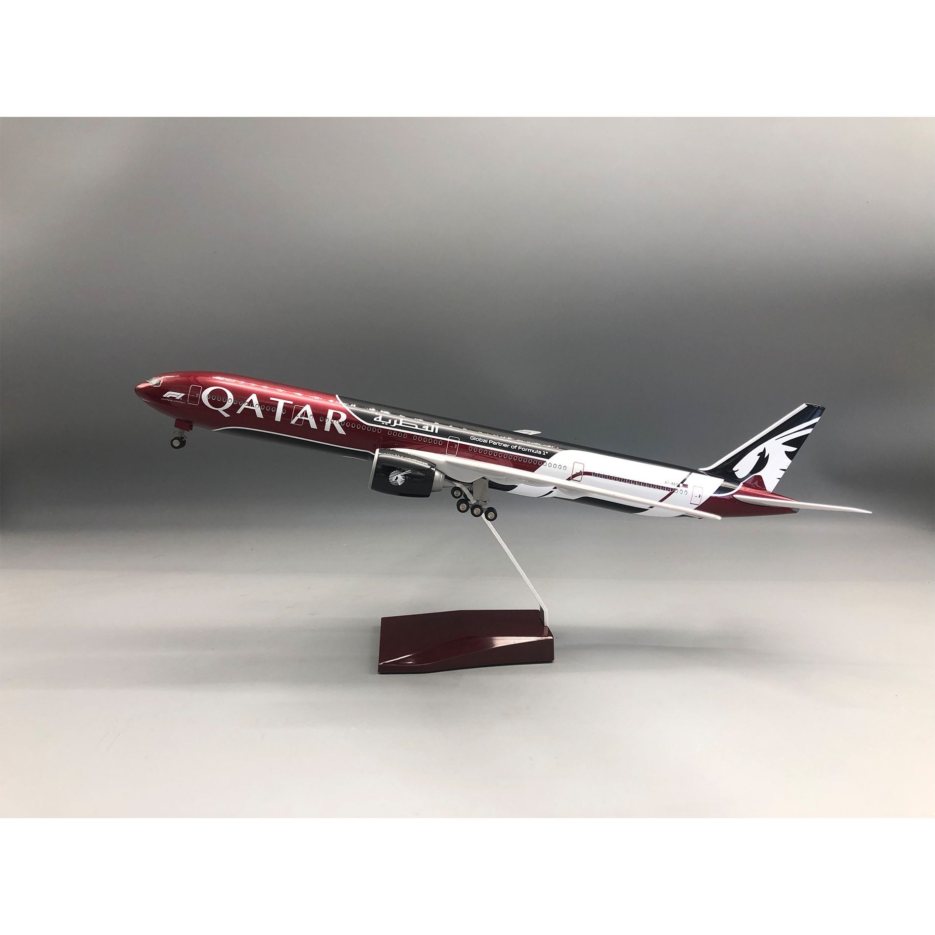 For B777-300 Qatar Model Airpl - Home Decor Qatar recension och pris