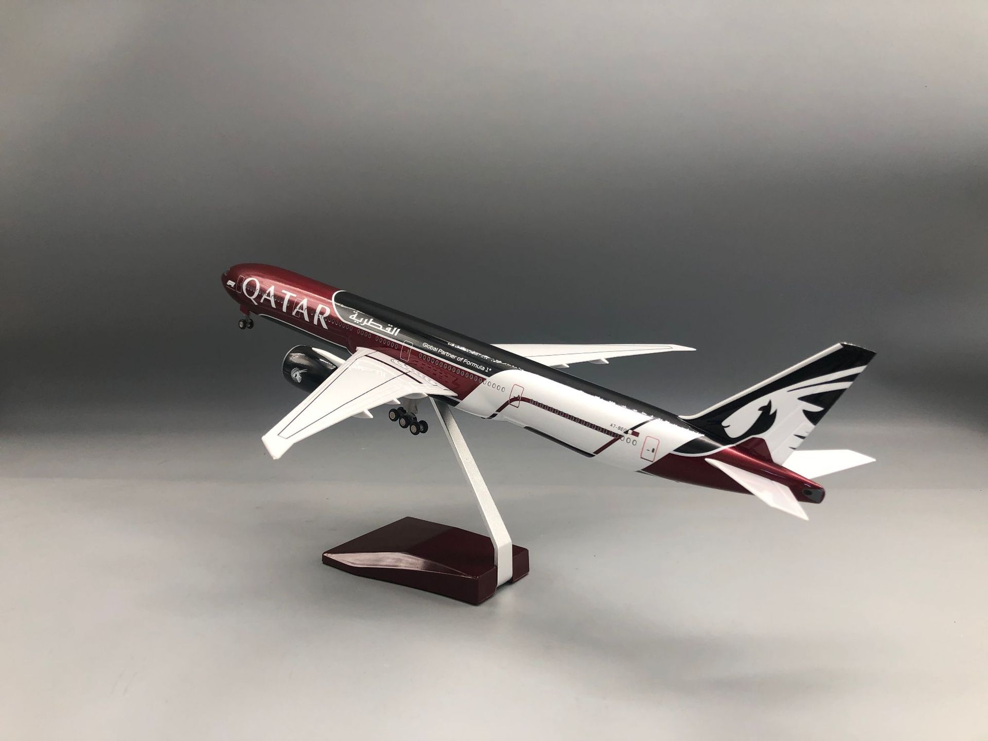For B777-300 Qatar Model Airpl - Home Decor Qatar recension och pris